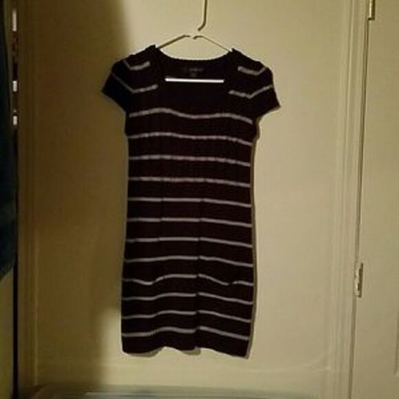 3 for $10 (on all items $10 or less in closet) Sweater Dress/ Shirt. - Picture 2 of 2